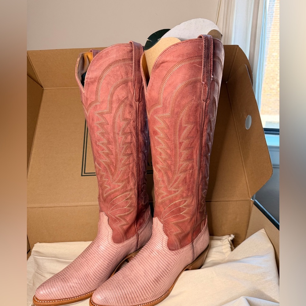 Tecovas  the Abby Pink frost  lizard Western Cowboy Boots
Size 10.5